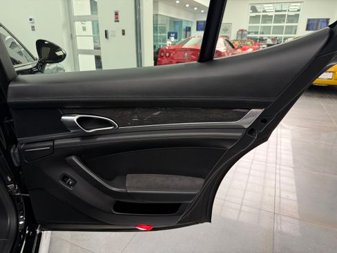 Used 2013 Porsche Panamera GTS image 32