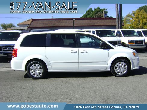 Used 2017 Dodge Grand Caravan SE image 1