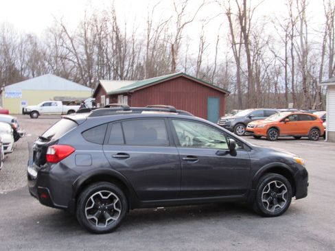 Used 2013 Subaru XV Crosstrek 2.0i Premium image 12
