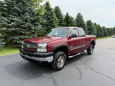 Used 2004 Chevrolet Silverado 2500 4x4 Extended Cab image 1