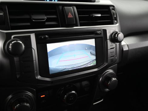 Used 2018 Toyota 4Runner SR5 image 33