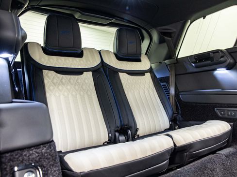 Used 2025 Land Rover Range Rover Long Wheelbase SE image 34