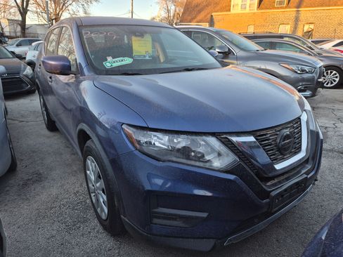 Used 2020 Nissan Rogue S image 2