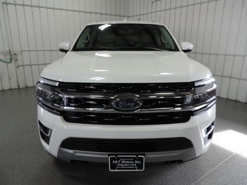 Used 2023 Ford Expedition Limited image 4