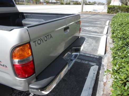 Used 2002 Toyota Tacoma PreRunner image 4