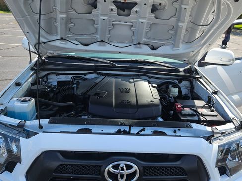 Used 2015 Toyota Tacoma 4x4 Double Cab image 17