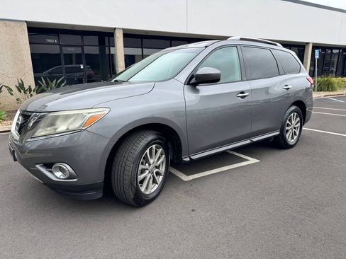 Used 2015 Nissan Pathfinder 4WD image 1