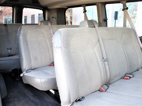 Used 2019 Chevrolet Express 3500 LT image 17