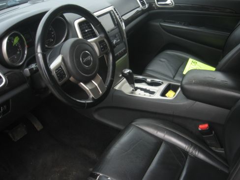 Used 2011 Jeep Grand Cherokee Laredo image 7