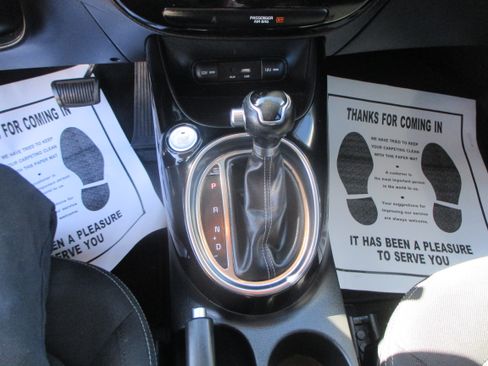 Used 2019 Kia Soul + image 9