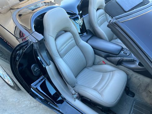 Used 2003 Chevrolet Corvette image 22