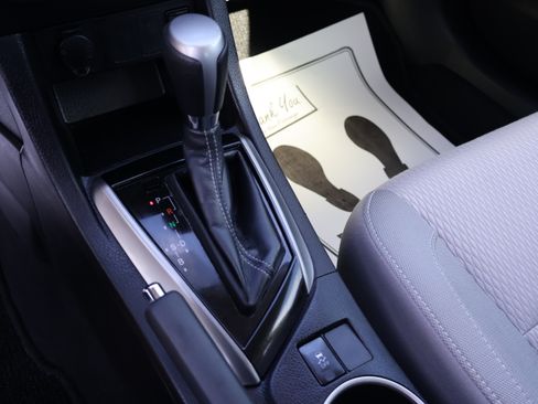 Used 2015 Toyota Corolla LE image 26