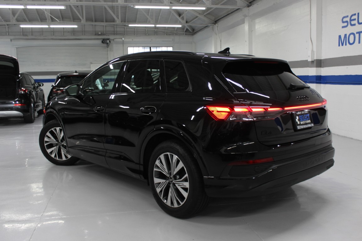 Used 2025 Audi Q4 e-tron Premium RWD image 13