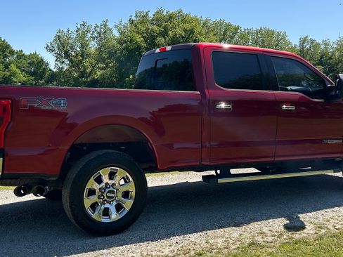Used 2017 Ford F250 4x4 Crew Cab Super Duty image 9