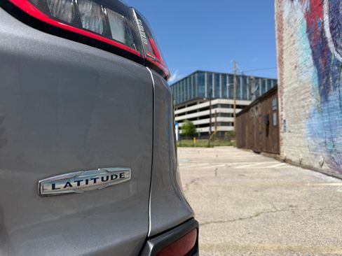 Used 2019 Jeep Cherokee Latitude image 5