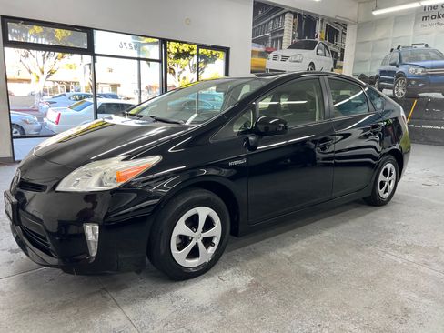 Used 2015 Toyota Prius Two image 3