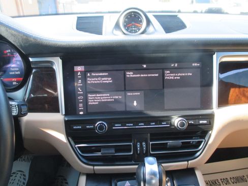 Used 2019 Porsche Macan S AWD/4WD image 8