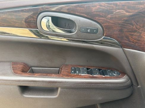 Used 2013 Buick Enclave Leather image 24