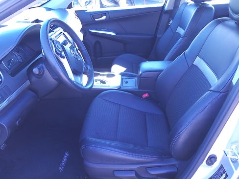 Used 2012 Toyota Camry SE image 7