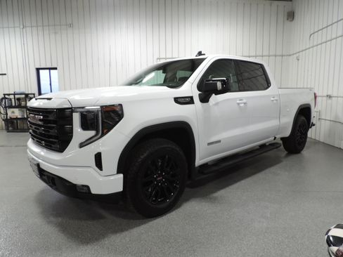 Used 2025 GMC Sierra 1500 Elevation image 2