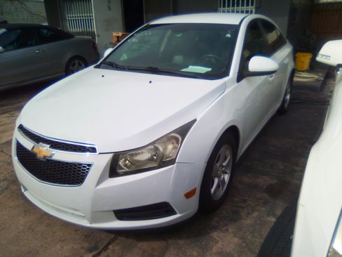 Used 2011 Chevrolet Cruze LT image 1