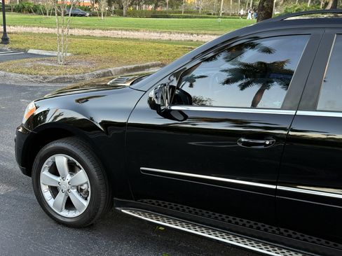 Used 2010 Mercedes-Benz ML 350 image 28