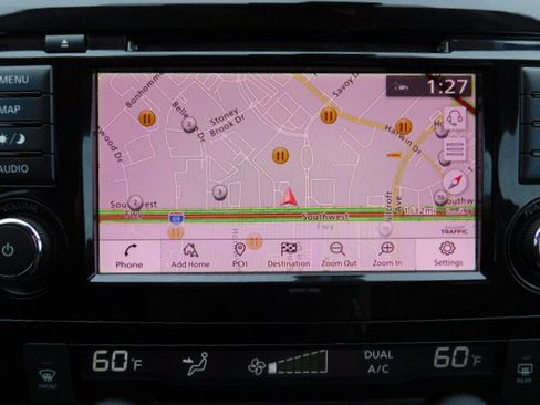 Used 2018 Nissan Rogue image 19