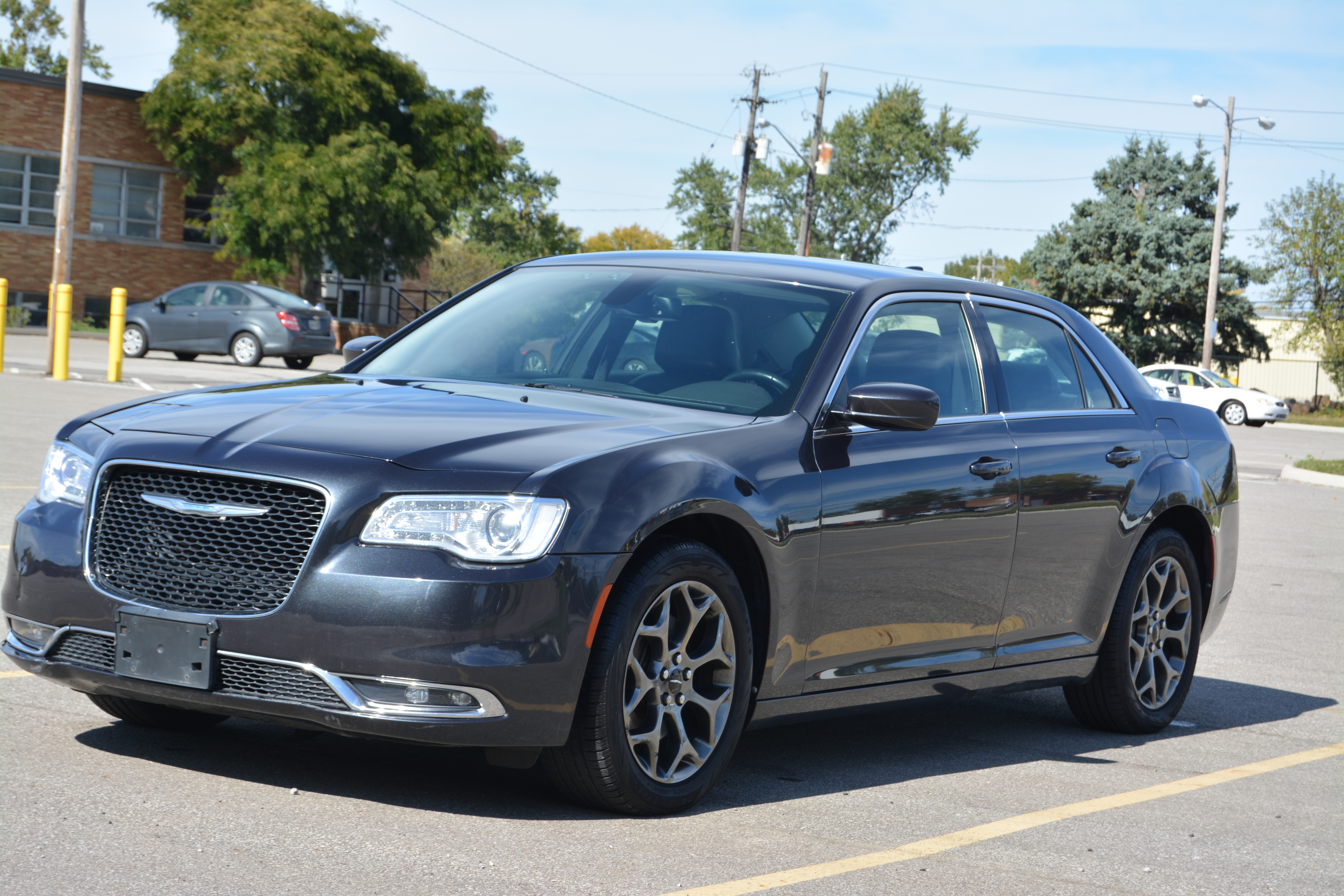 Used 2015 Chrysler 300 Limited AWD image 3