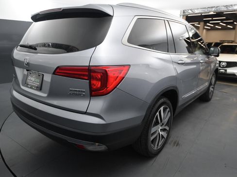 Used 2017 Honda Pilot Touring image 5
