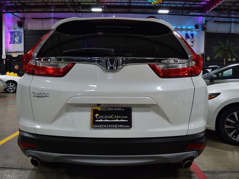 Used 2018 Honda CR-V Touring image 9
