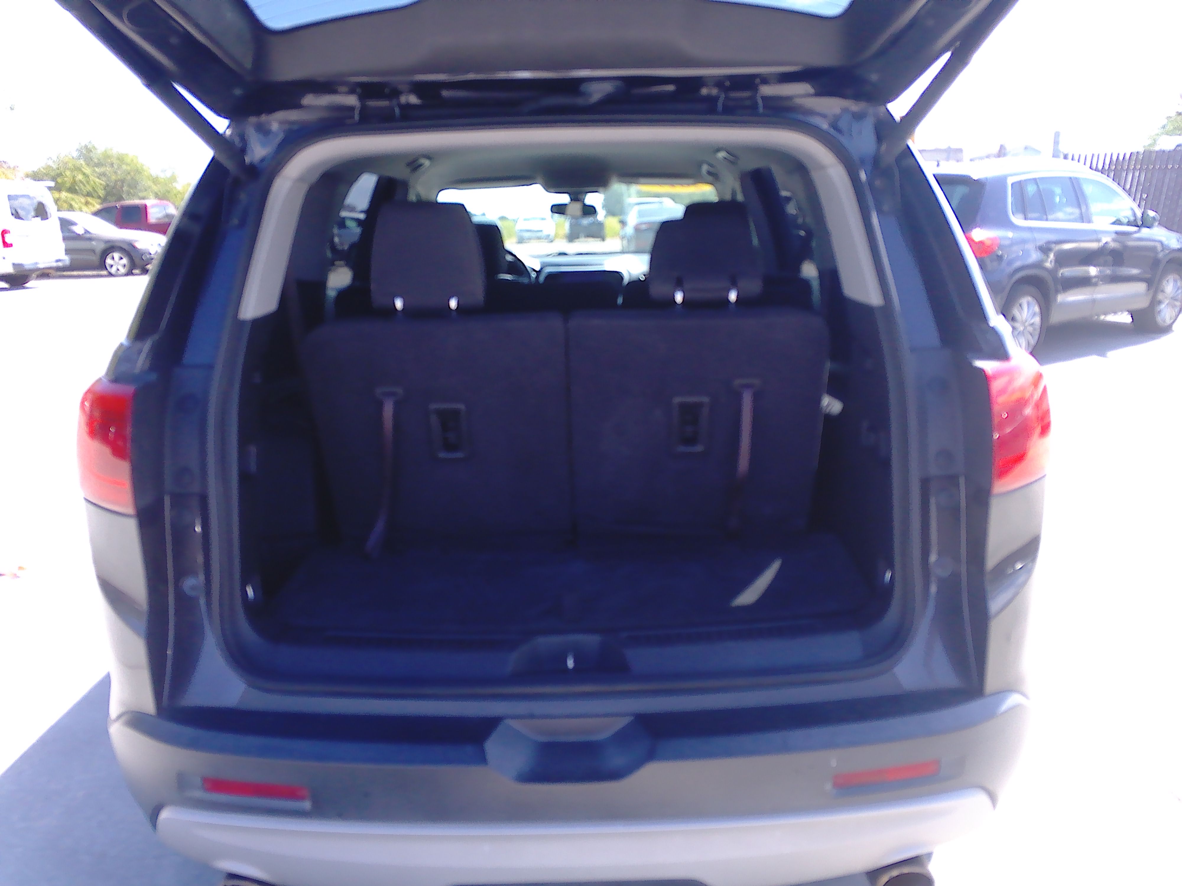 Used 2017 GMC Acadia SLE FWD image 14