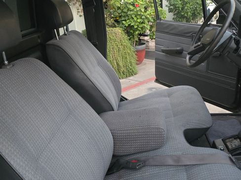 Used 1988 Toyota Pickup Deluxe image 40