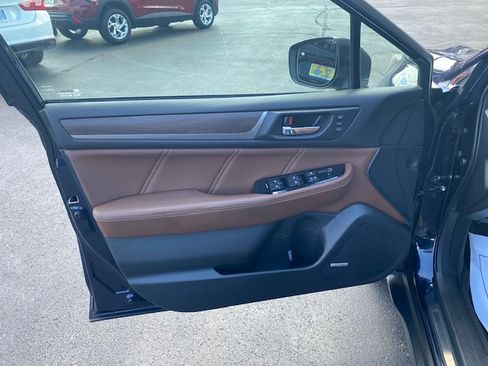 Used 2018 Subaru Outback 3.6R Touring image 22