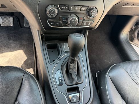 Used 2019 Jeep Cherokee Latitude image 22