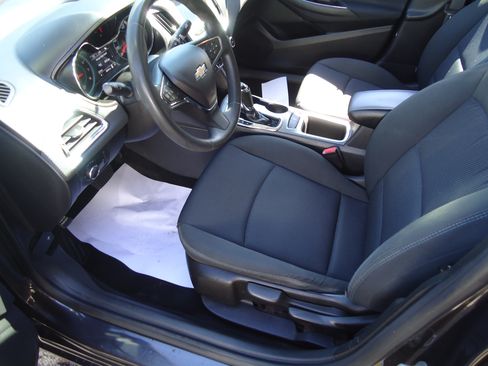 Used 2016 Chevrolet Cruze LT Sedan FWD image 8