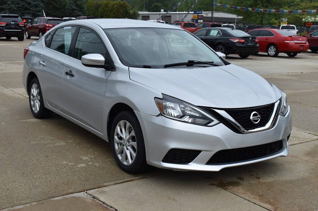 Used 2018 Nissan Sentra SV FWD image 1