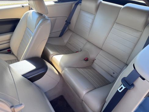 Used 2006 Ford Mustang GT Premium image 12