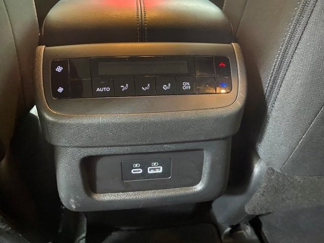 Used 2024 Nissan Pathfinder SV AWD/4WD image 25