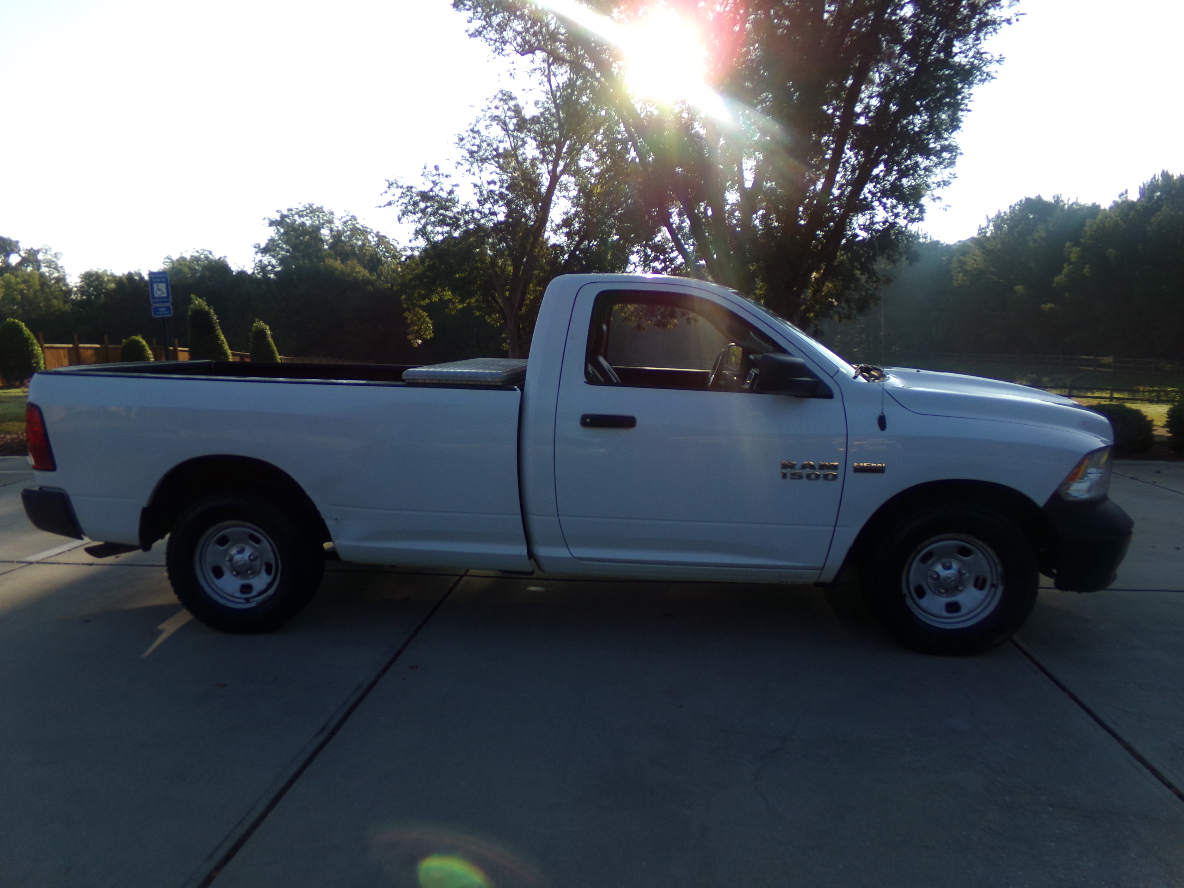 Used 2016 RAM 1500 Regular Cab Tradesman RWD image 2