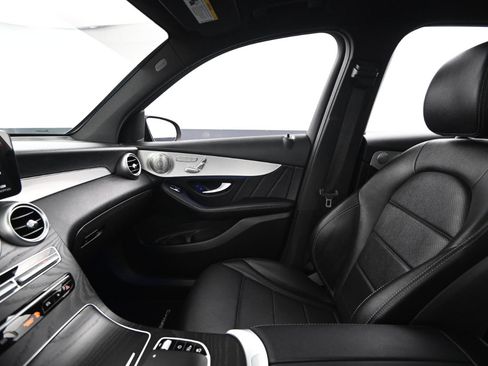Used 2021 Mercedes-Benz GLC 300 image 29