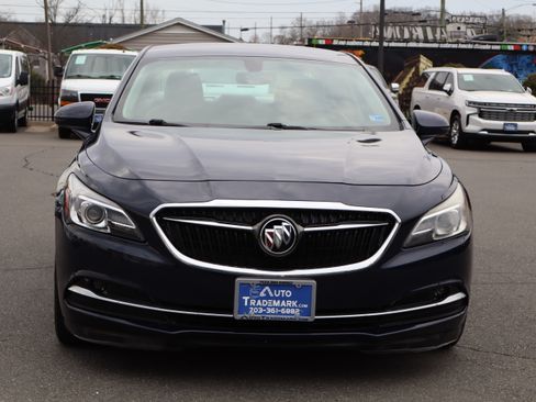 Used 2017 Buick LaCrosse Essence image 4