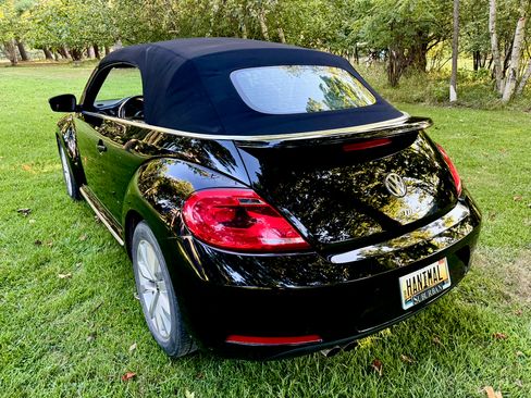 Used 2013 Volkswagen Beetle TDI Convertible FWD image 14