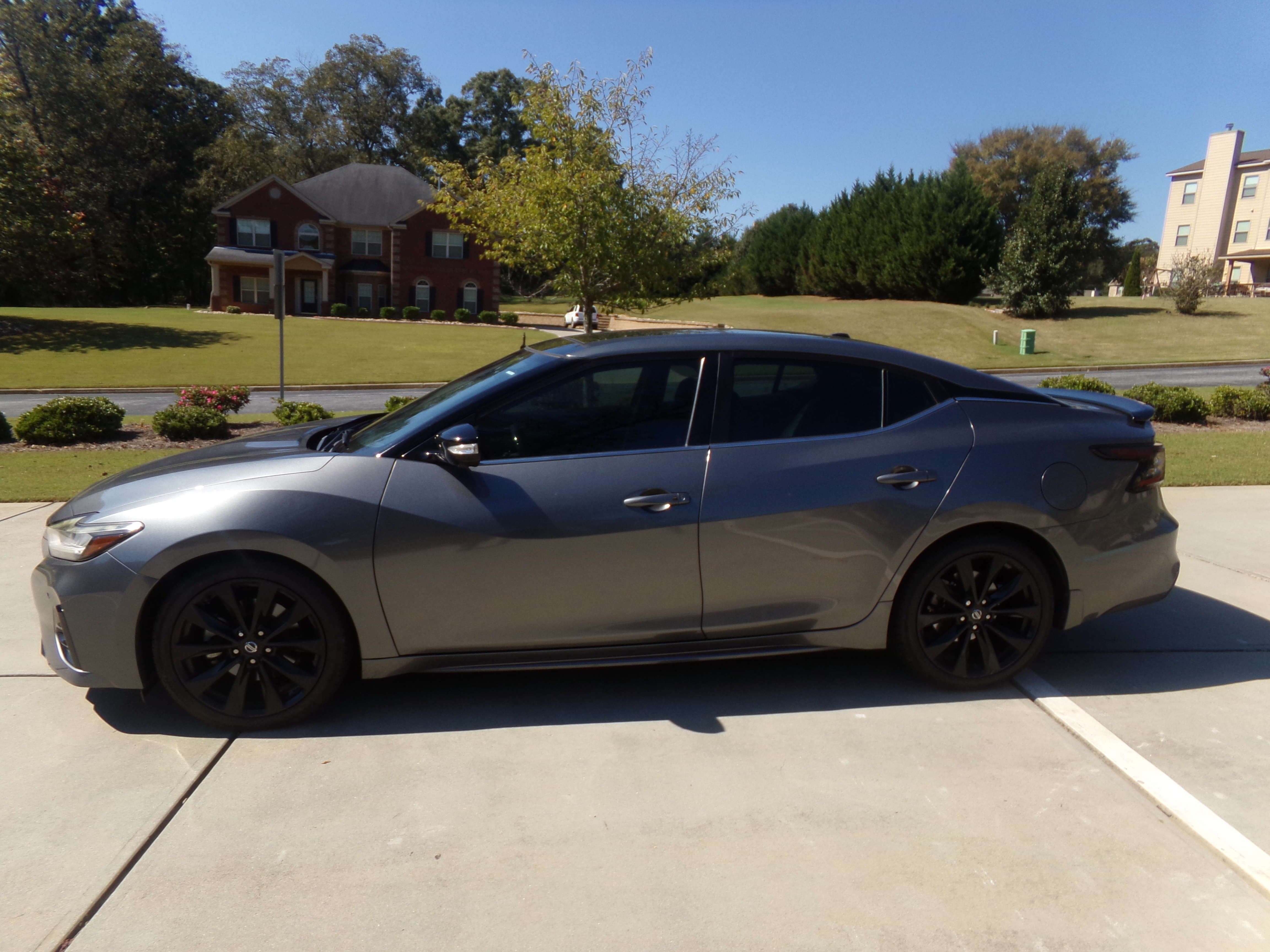 Used 2019 Nissan Maxima SR FWD image 2