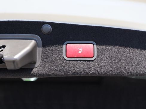 Used 2020 Mercedes-Benz S 560e image 43