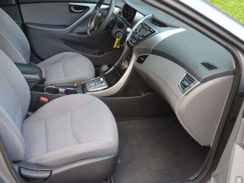 Used 2013 Hyundai Elantra GLS FWD image 10