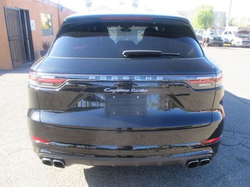 Used 2019 Porsche Cayenne Turbo image 11