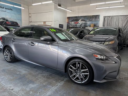 Used 2016 Lexus IS 200t F Sport RWD image 9