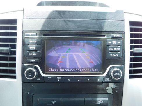 Used 2018 Nissan Frontier 2WD Crew Cab image 14