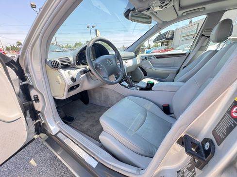 Used 2001 Mercedes-Benz C 320 Sedan image 17