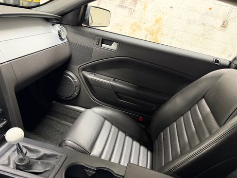 Used 2006 Ford Mustang GT Premium RWD image 17